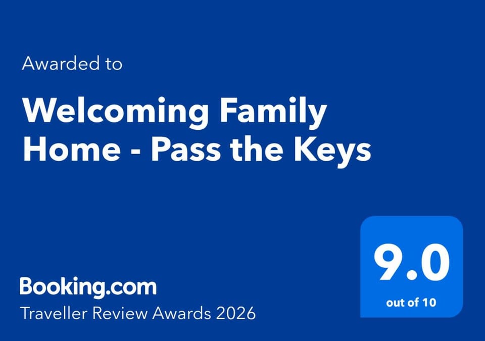 Welcoming Family Home - Pass the Keys House in North Shields