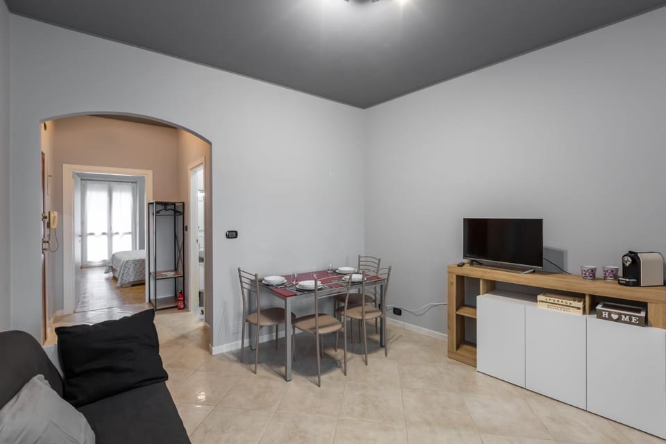 Interno Nizza Apartment in Turin