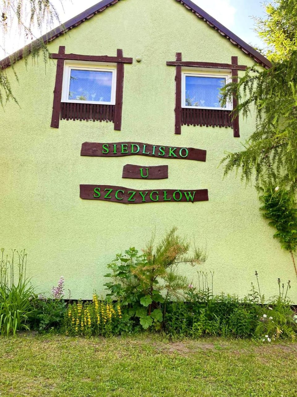 Property building, Garden, Cycling, Garden view