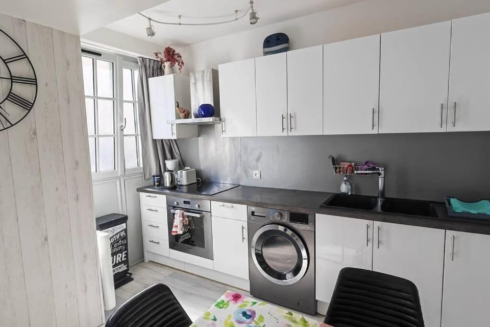 Coffee/tea facilities, Kitchen or kitchenette, minibar, pet friendly, stove, toaster, washing machine, dryer