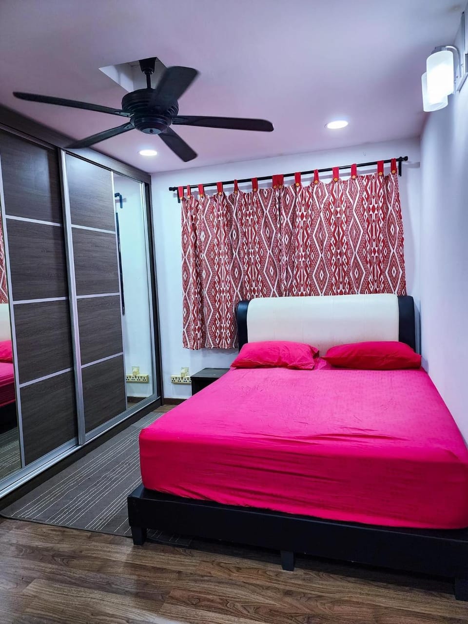 Bed, Photo of the whole room