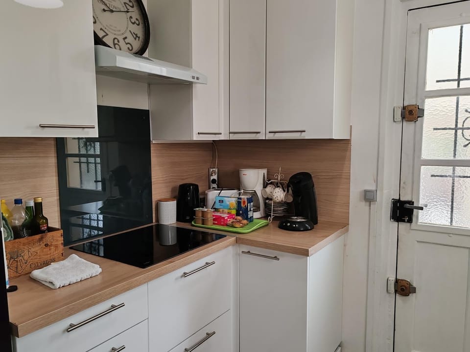 Coffee/tea facilities, Kitchen or kitchenette, dishwasher, minibar, pet friendly, stove, toaster