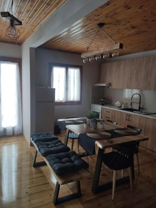 Politis' wooden house Apartment in Vasiliki