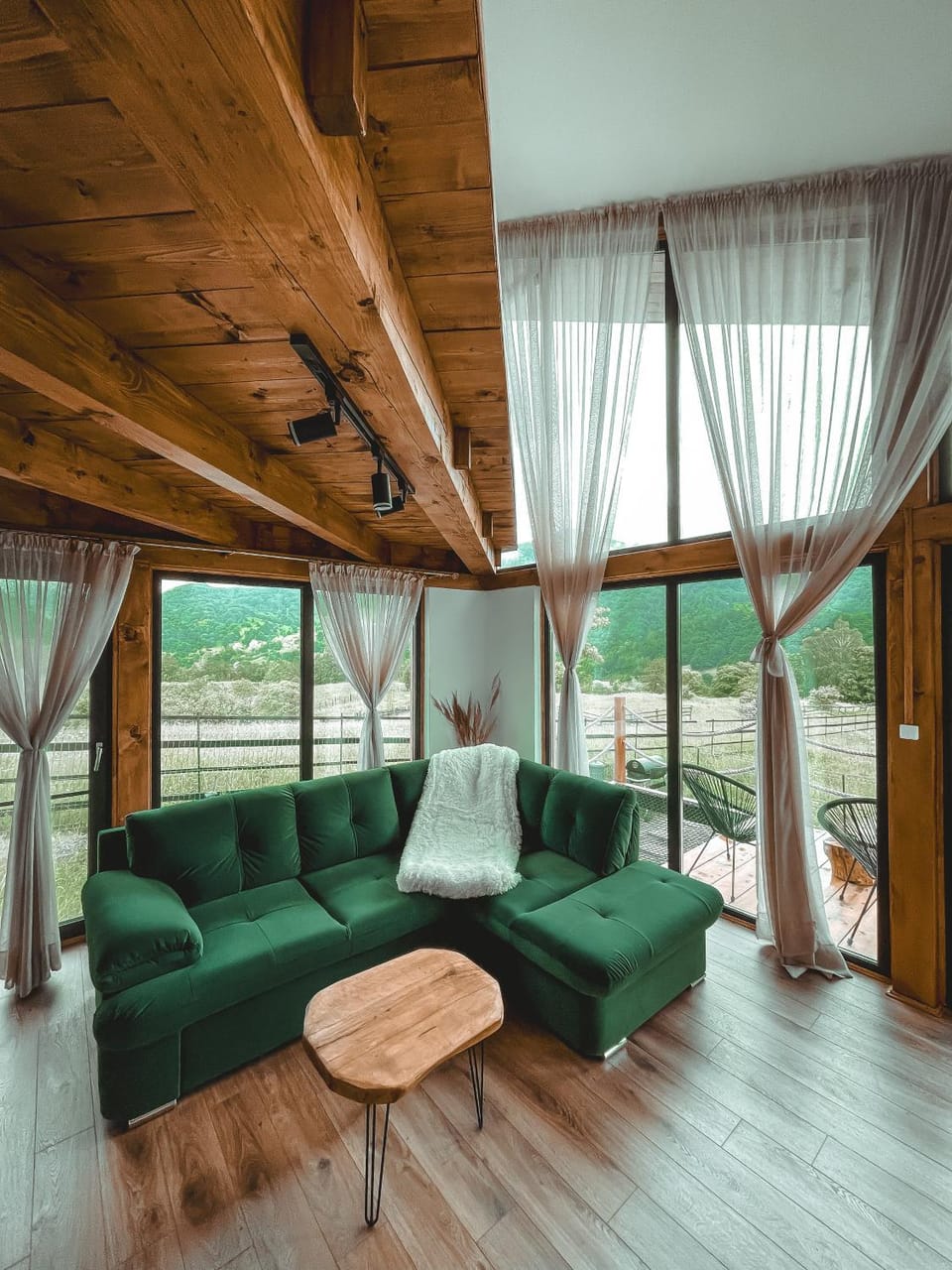View (from property/room), Living room, Seating area