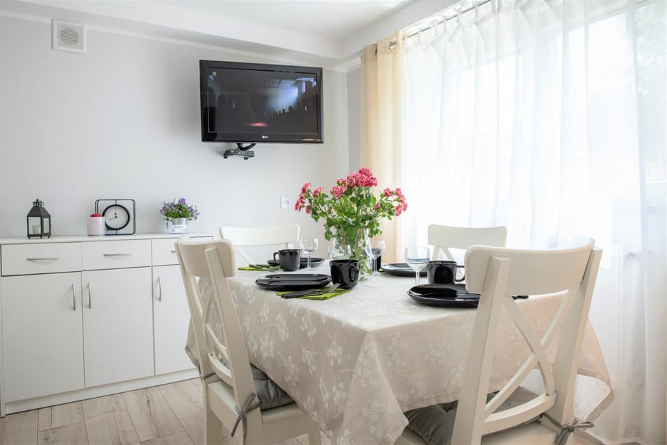 TV and multimedia, Dining area