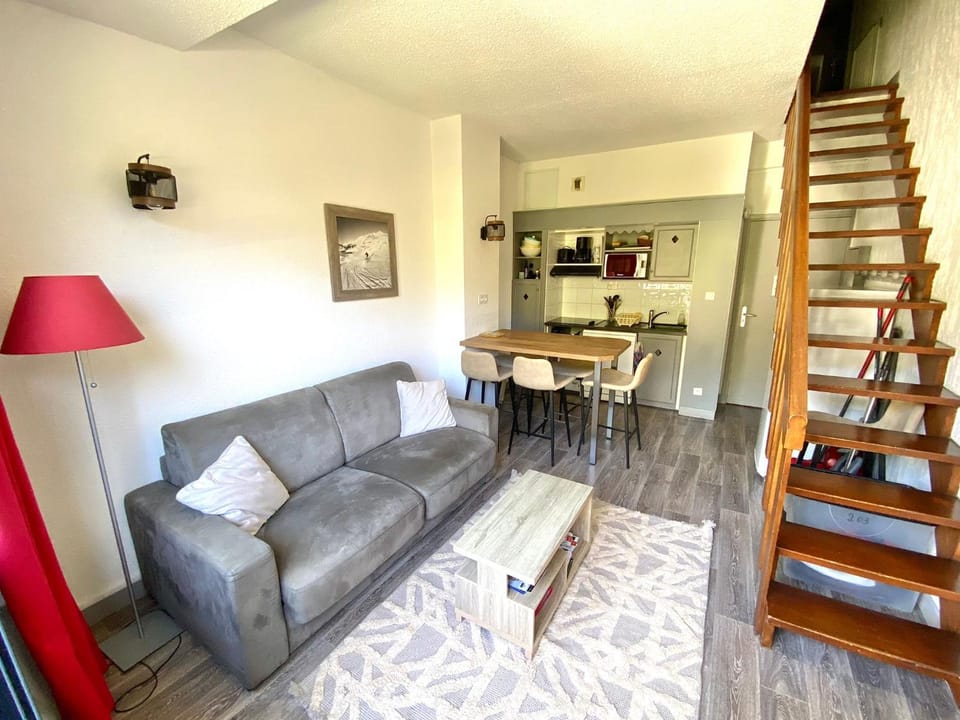 Kitchen or kitchenette, Living room, Dining area