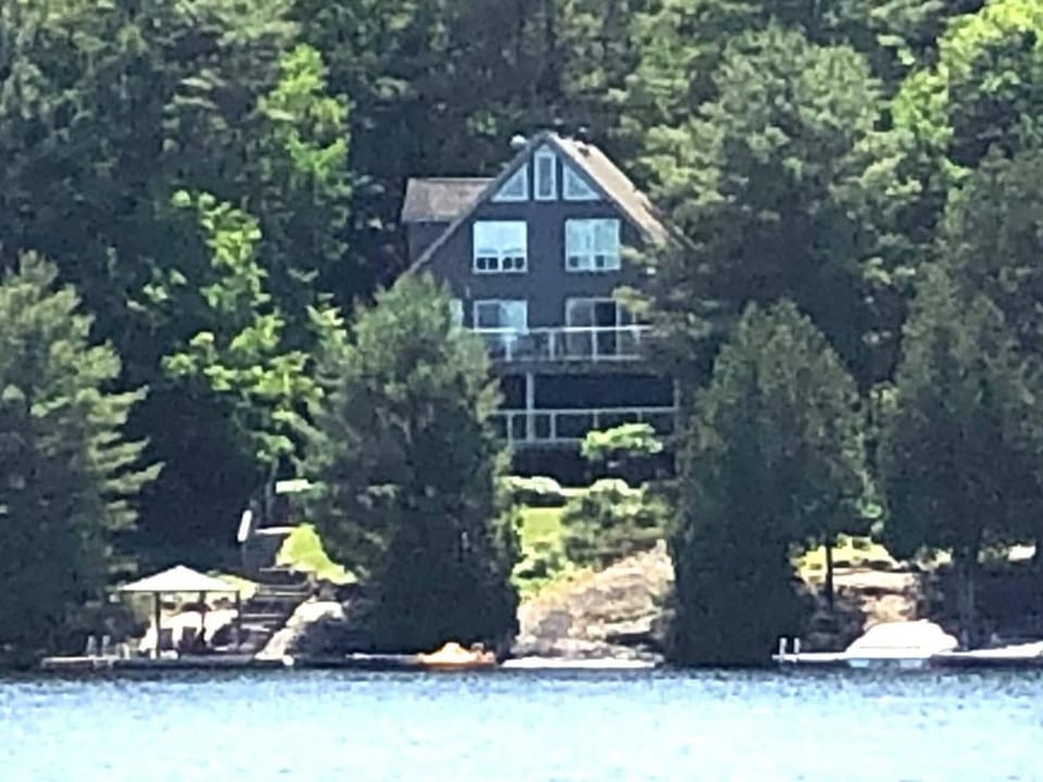 Muskoka Lakeshore Cottage Bliss House in Gravenhurst