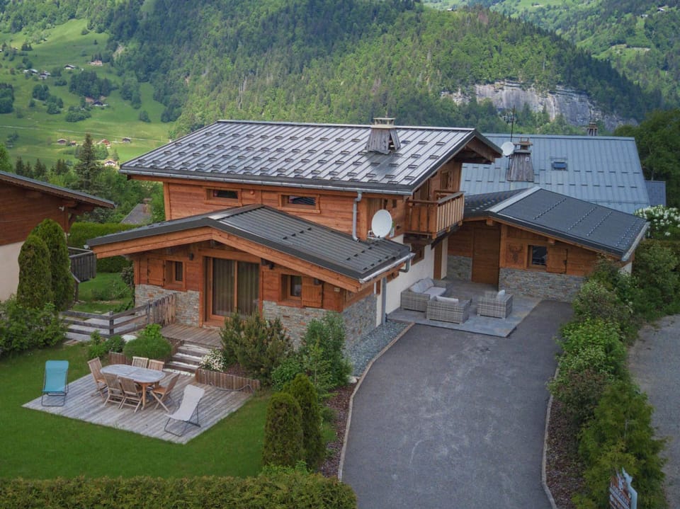 chalet l'Orignal 145m2, 10pers, pied de piste,SPA House in Notre-Dame-de-Bellecombe