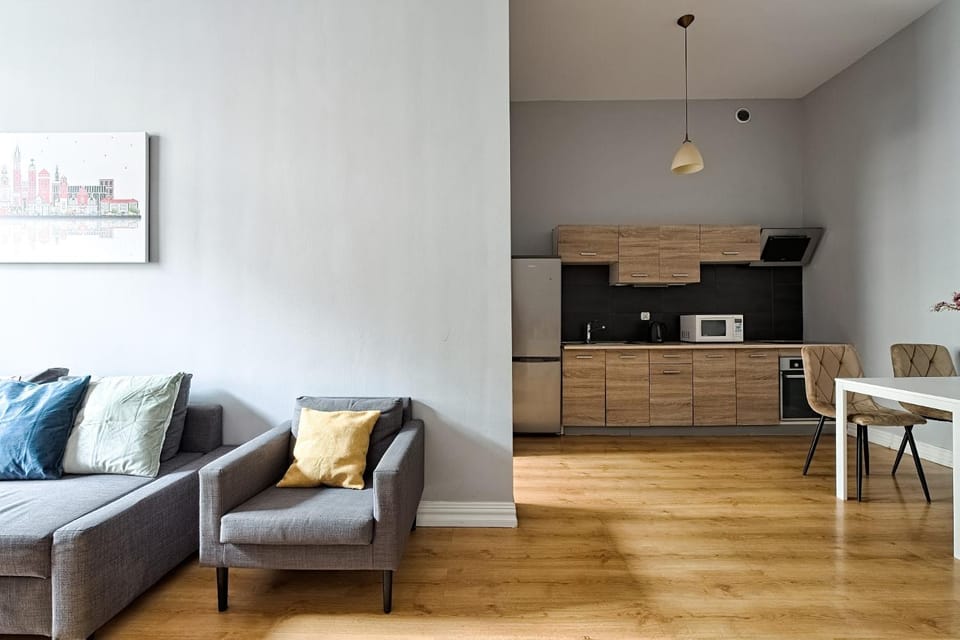 Kitchen or kitchenette, Seating area, Dining area, stove