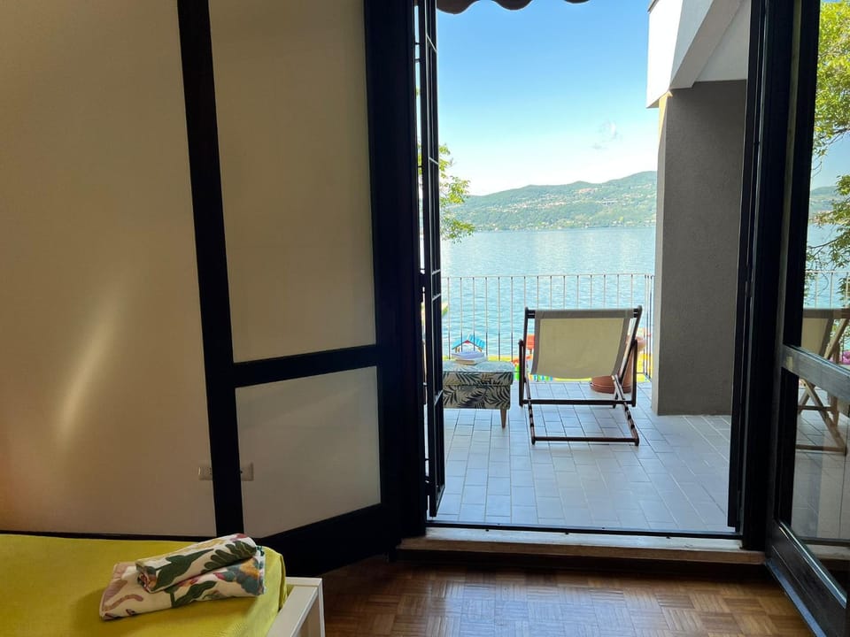 View (from property/room), Bedroom, Lake view