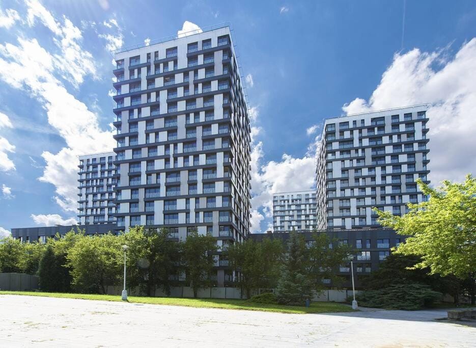 Property building, Day