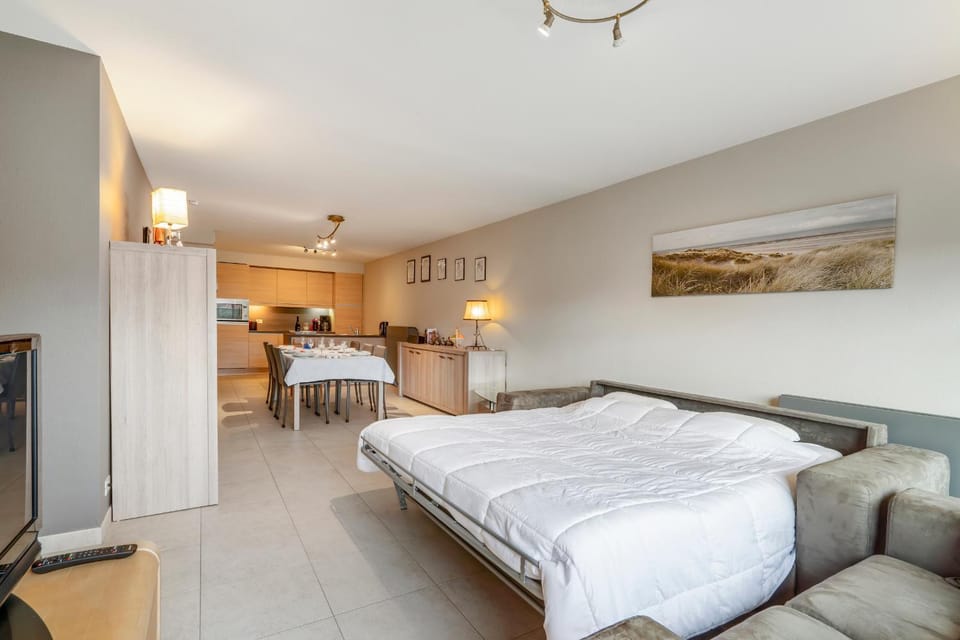 Bed, Photo of the whole room, Seating area