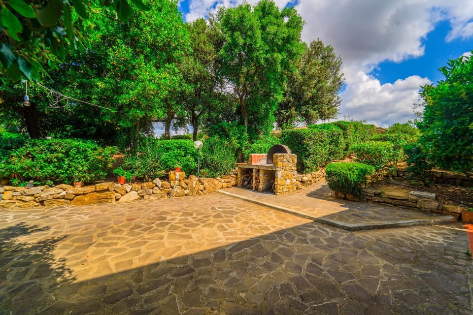 Natural landscape, BBQ facilities, Garden