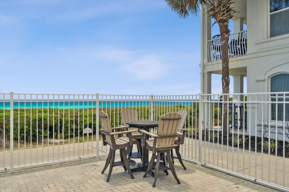 Natural landscape, View (from property/room), Balcony/Terrace, Balcony/Terrace, Seating area, Beach, Sea view, Area and facilities, sunbed