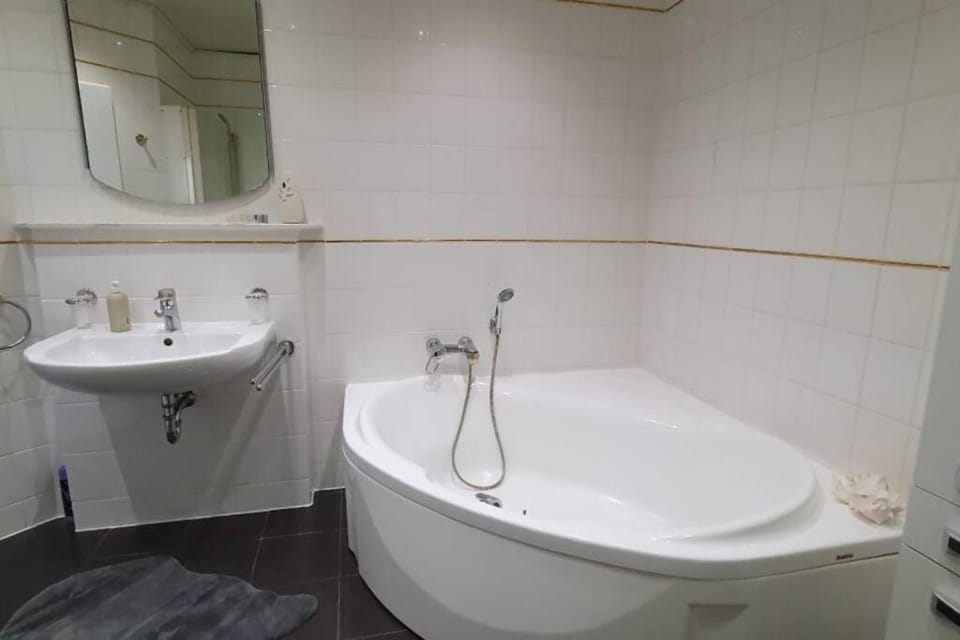 Bathroom, Bath