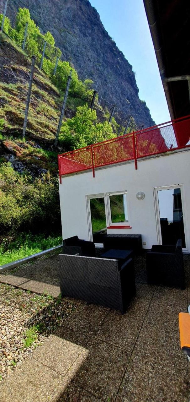 Balcony/Terrace, Mountain view