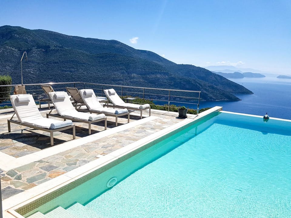 Patio, Day, Balcony/Terrace, Mountain view, Pool view, Sea view, Swimming pool, Swimming pool, sunbed