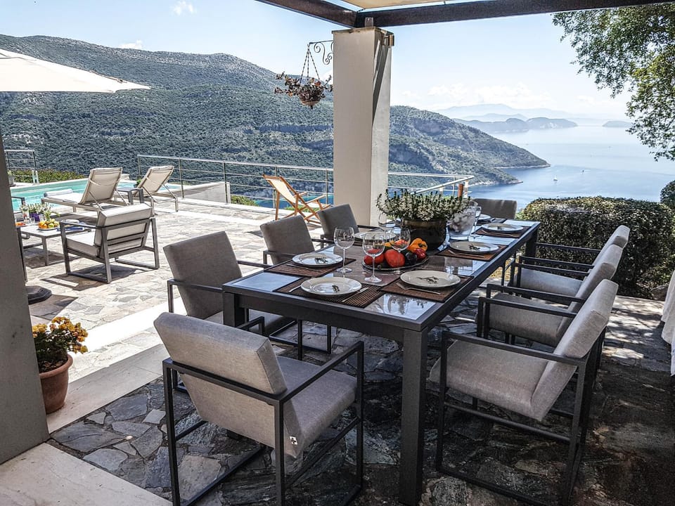 Day, View (from property/room), Balcony/Terrace, Seating area, Dining area, Sea view