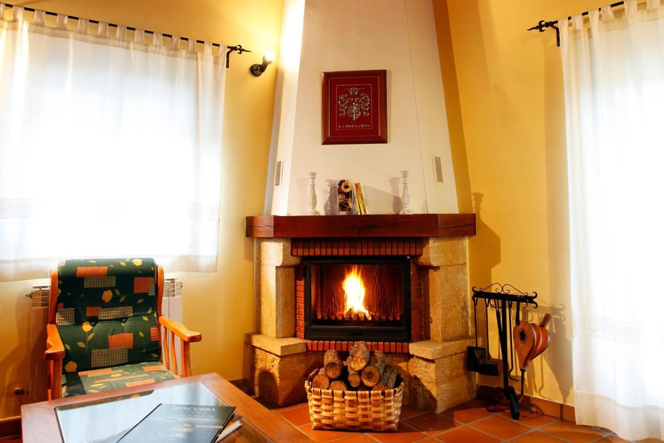 Communal lounge/ TV room, Living room, flat iron