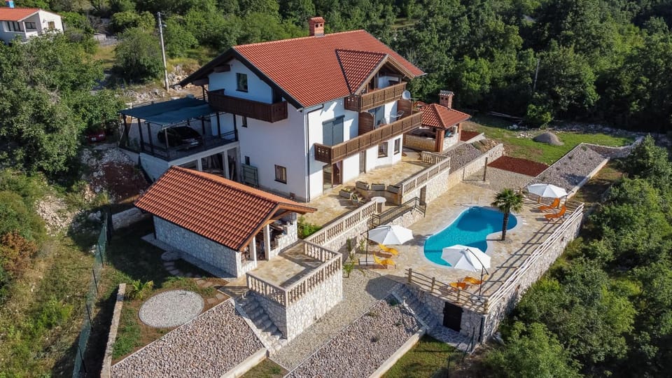 Property building, Bird's eye view