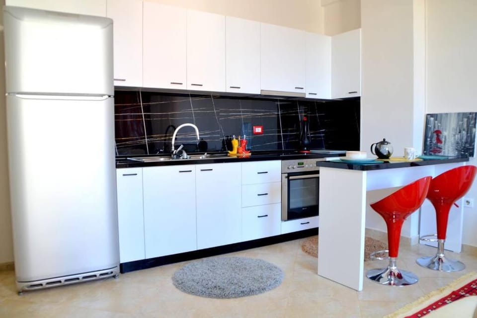 Sunny Flat in the Center of Tirana, 2 min. walk Apartment in Tirana
