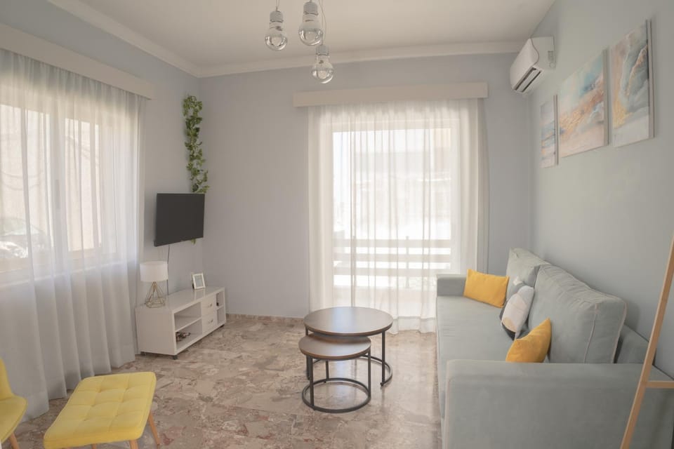TV and multimedia, Living room, Photo of the whole room, air conditioner