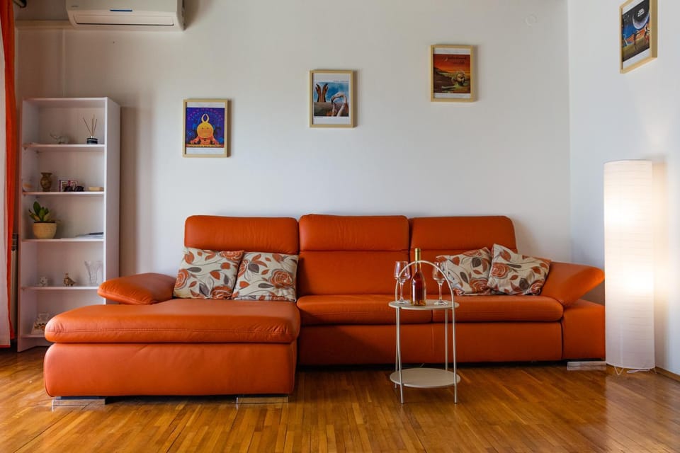 Living room, Seating area, air conditioner
