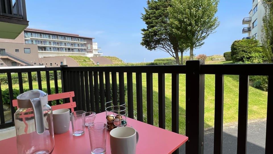 Appartement 2 pièces en rez-de-chaussée dans résidence avec accès direct à la plage Apartment in Cabourg