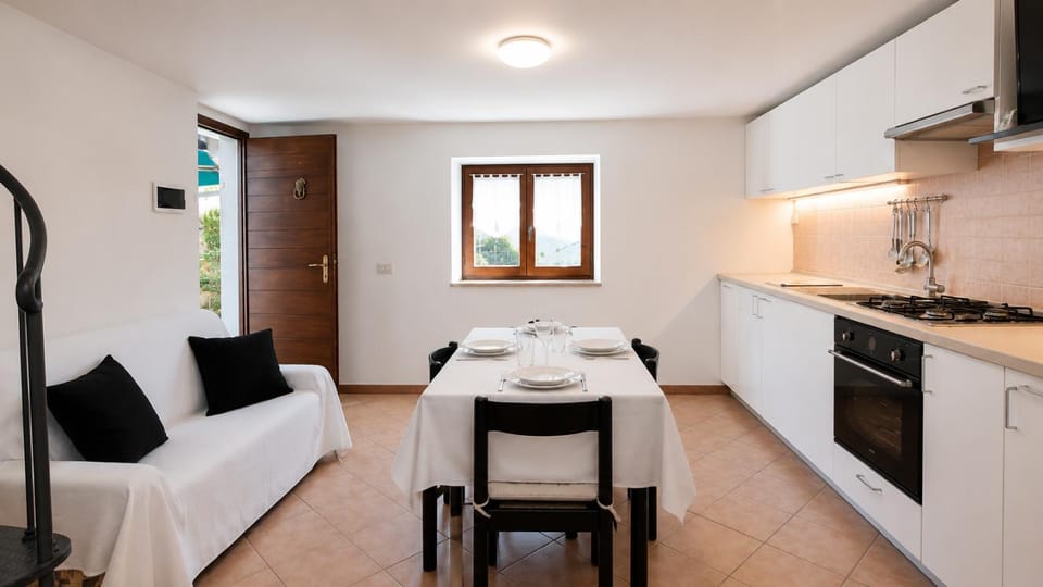 Kitchen or kitchenette, Living room, Dining area, oven, stove