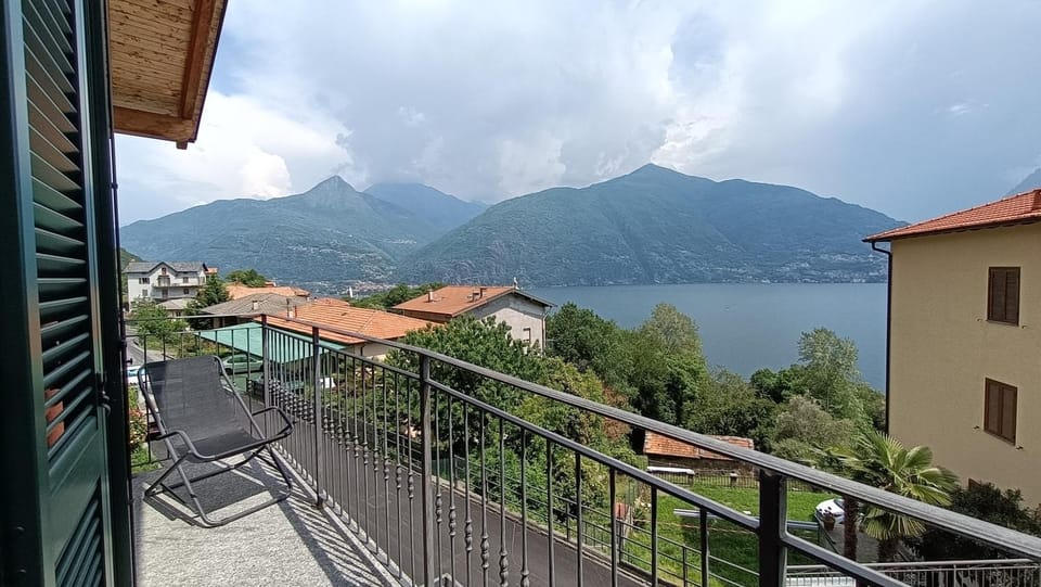 Balcony/Terrace, Lake view