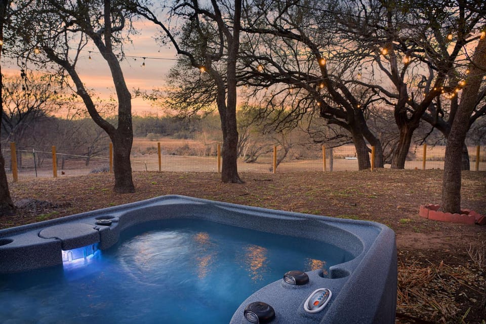 Riverview Ranch - Hot Tub Fire Pit & More House in Stonewall