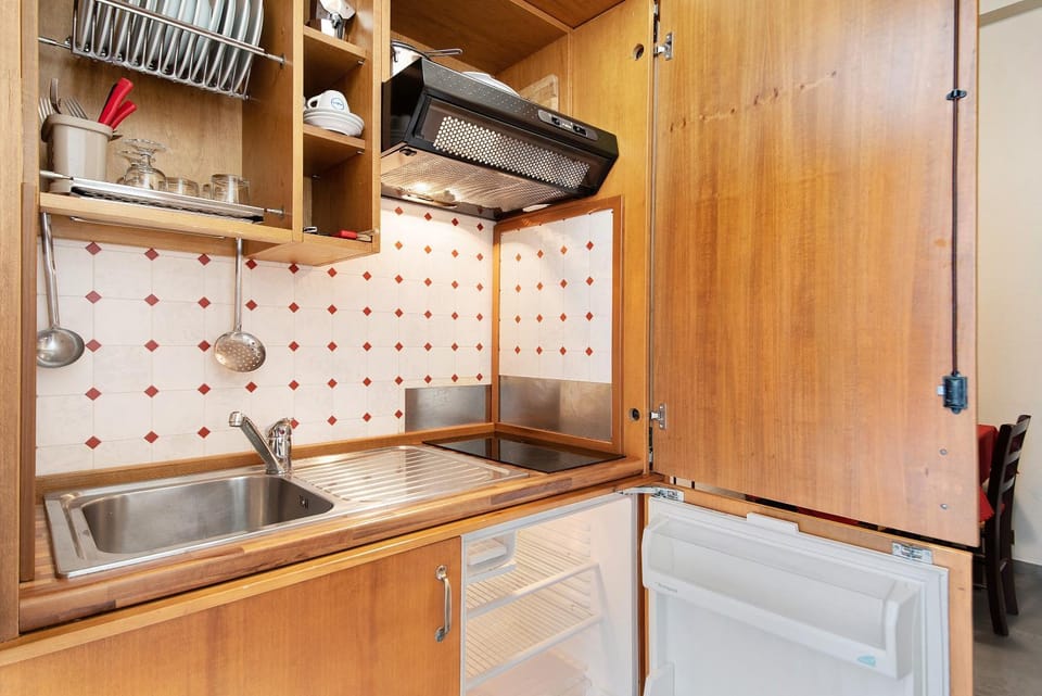 Kitchen or kitchenette, Living room
