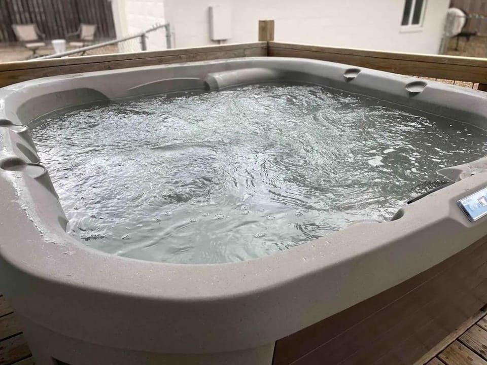 Haus on the Hill - Hot Tub & 1 Mile From Main St House in Fredericksburg