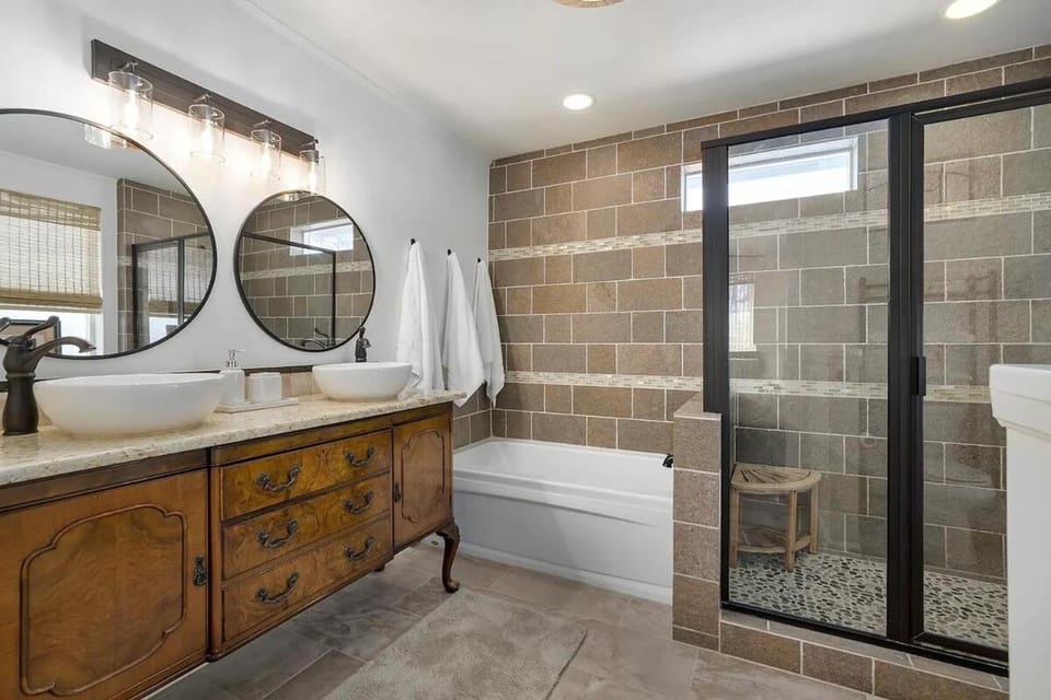 Haus on the Hill - Hot Tub & 1 Mile From Main St House in Fredericksburg