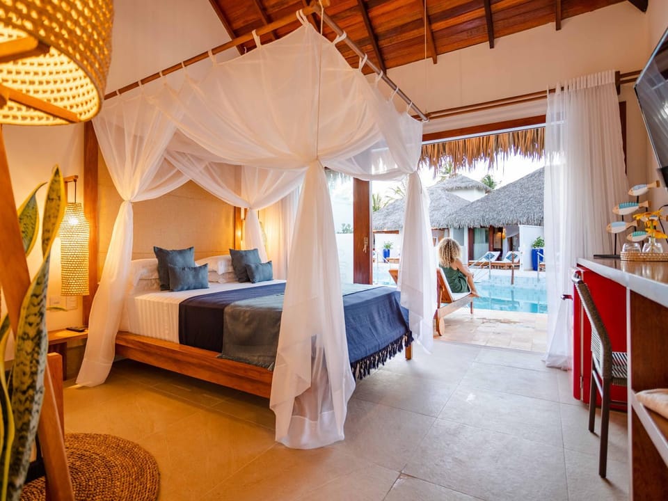 Bed, Photo of the whole room, Bedroom, Pool view, Swimming pool