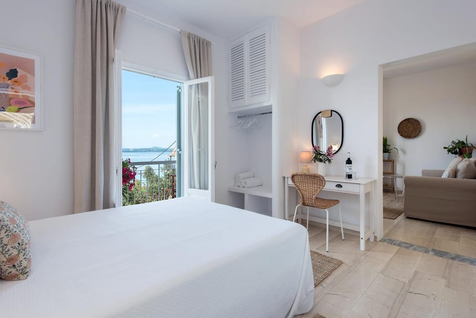 Bed, Natural landscape, View (from property/room), Balcony/Terrace, Bedroom, Sea view