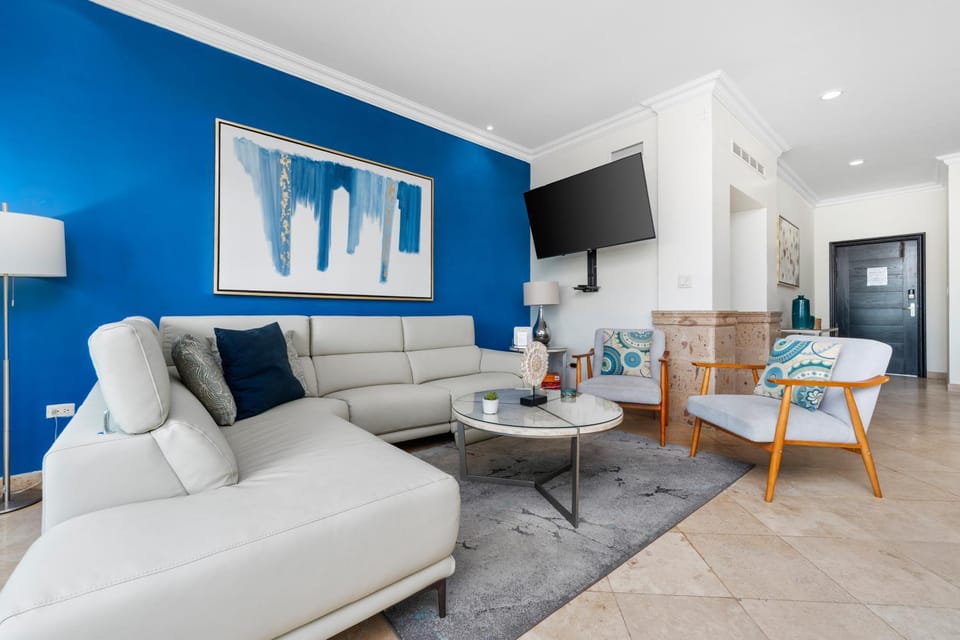 TV and multimedia, Living room, Seating area, Evening entertainment