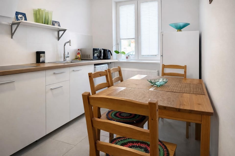 Coffee/tea facilities, Kitchen or kitchenette, Dining area