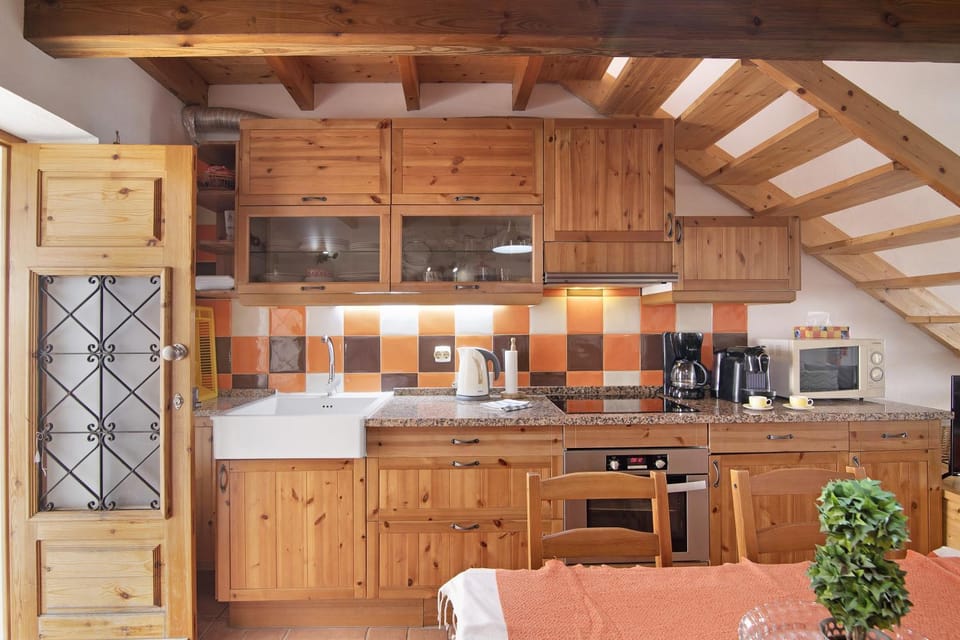Property building, Kitchen or kitchenette, Living room