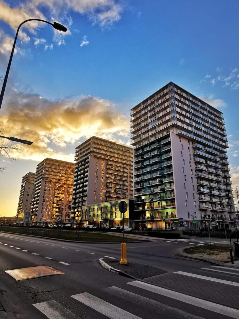 Neighbourhood, Street view