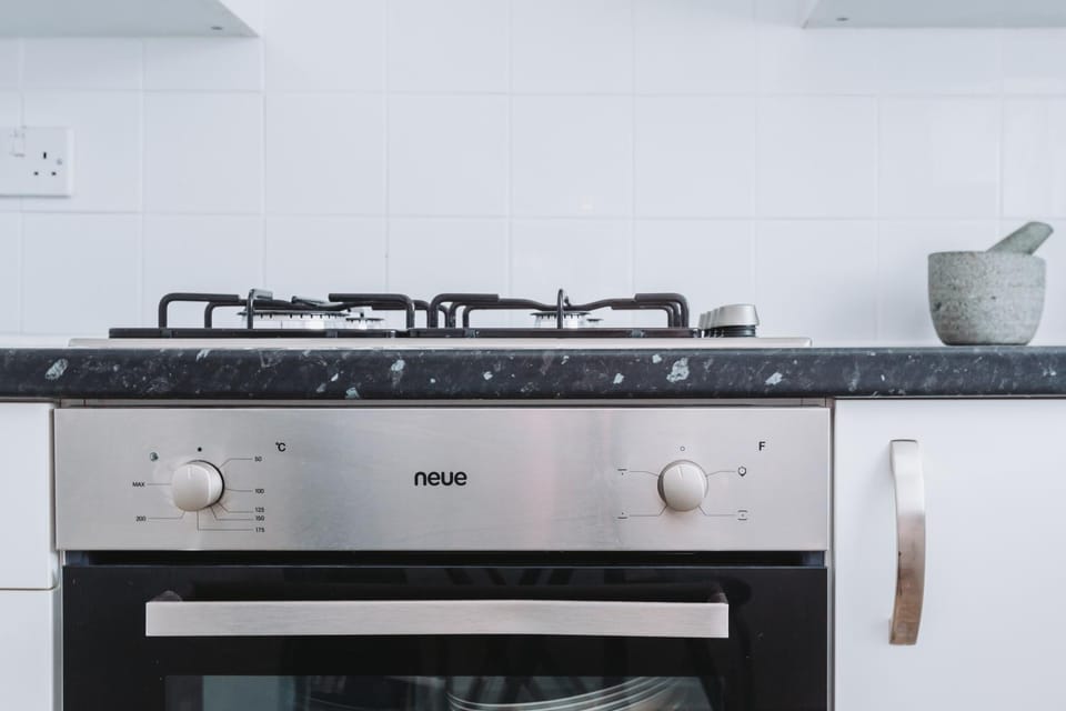 Kitchen or kitchenette, pet friendly, stove