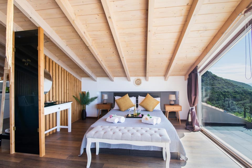 Patio, Bed, Natural landscape, View (from property/room), Balcony/Terrace, Bedroom