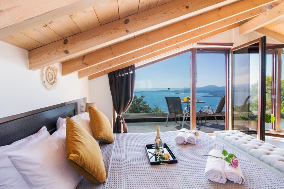 Day, View (from property/room), Balcony/Terrace, Living room, Seating area, Mountain view, Sea view