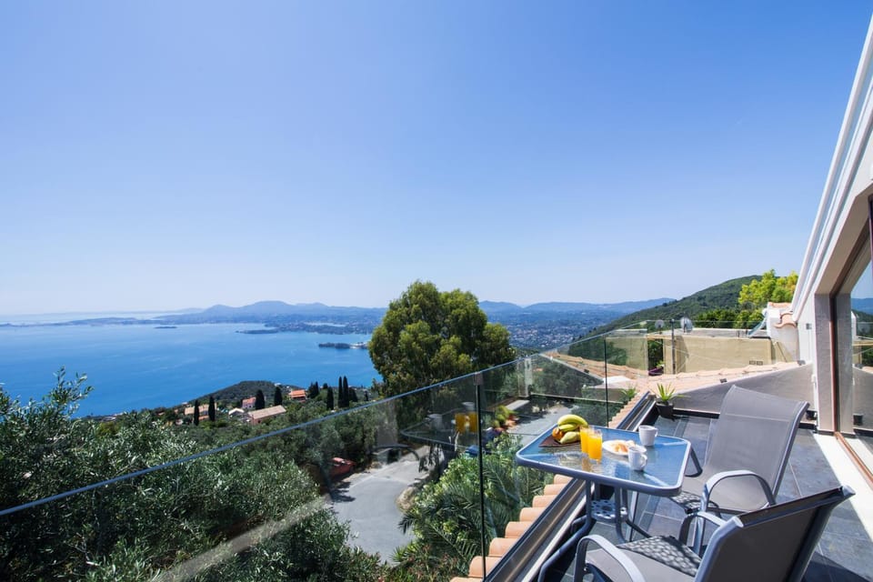 Patio, View (from property/room), Balcony/Terrace, Seating area, Dining area, Mountain view, Sea view