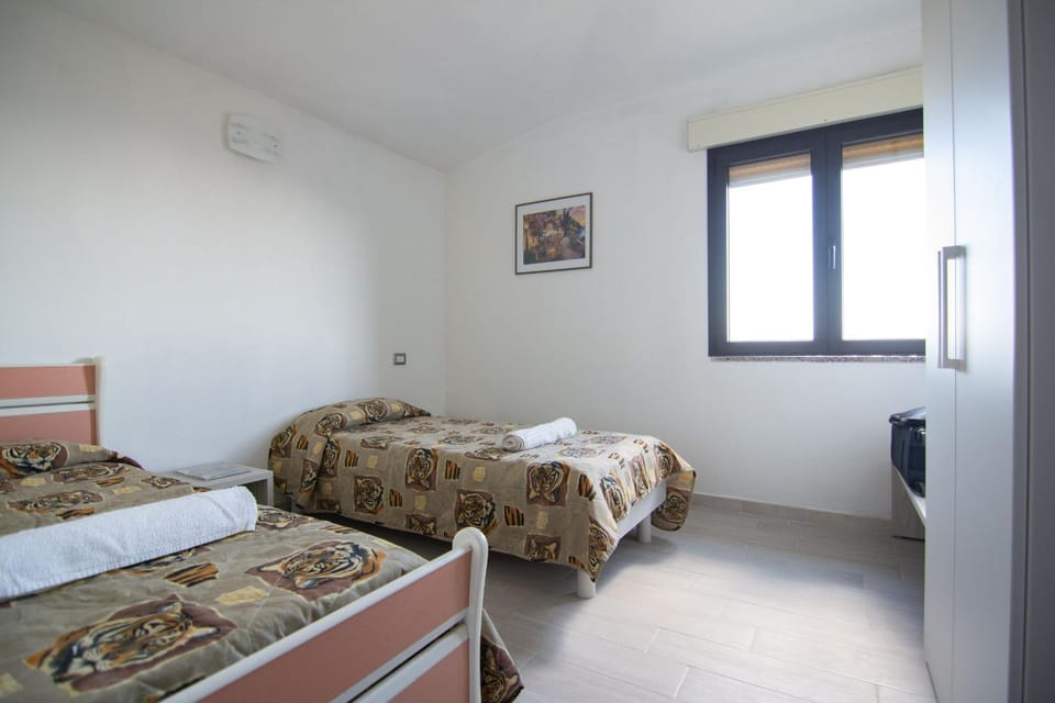Bed, air conditioner