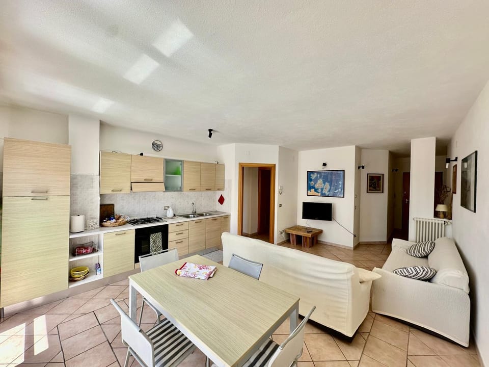 TV and multimedia, Kitchen or kitchenette, Living room, Seating area, Dining area, pet friendly, stove