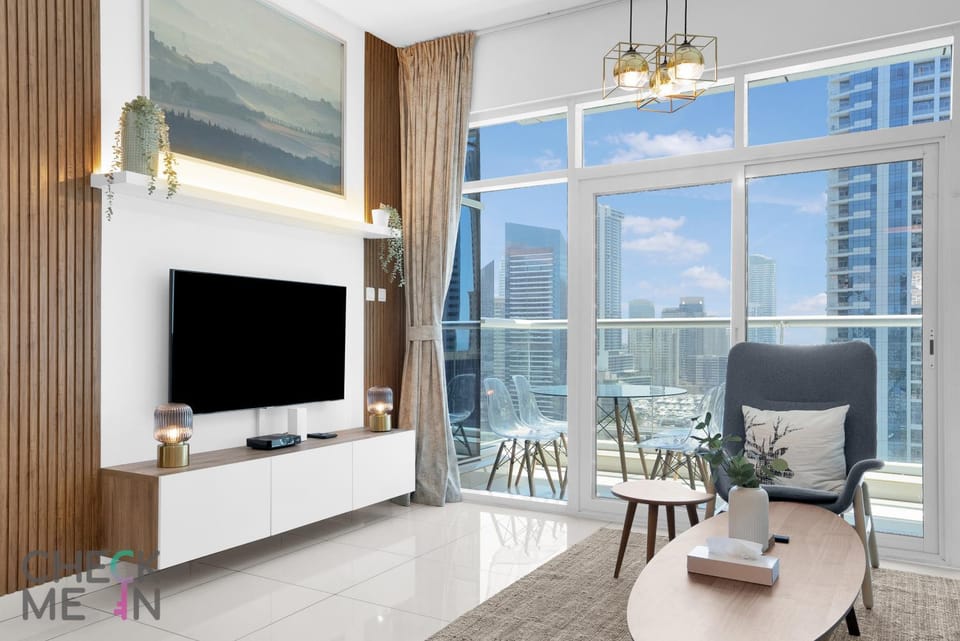 Communal lounge/ TV room, TV and multimedia, Living room, Seating area, Evening entertainment