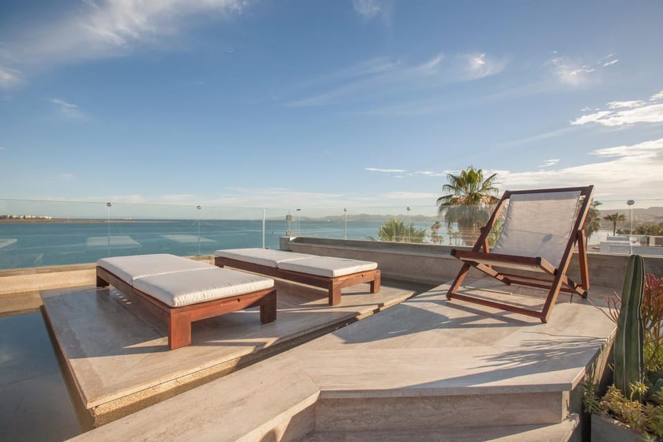 Day, Natural landscape, View (from property/room), Balcony/Terrace, Beach, Sea view, sunbed