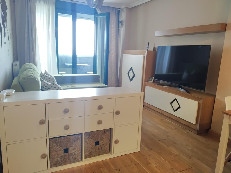 Nearby landmark, TV and multimedia, Balcony/Terrace, locker