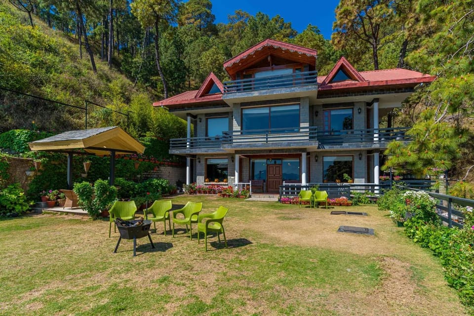 Secluded, 5 Bedroom Villa With Open Deck And Scenic Views Villa in Himachal Pradesh